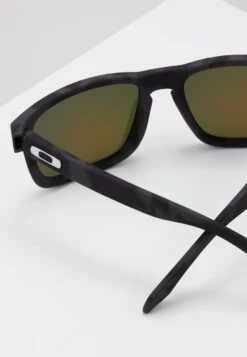 Oakley HolbrookOcchiali Da SolePrizm Ruby Uomo Attrezzatura OA344E01Z-Q14 -Montavia Avventura Negozio 03672a73f2fc40538bfdca49635ef64c