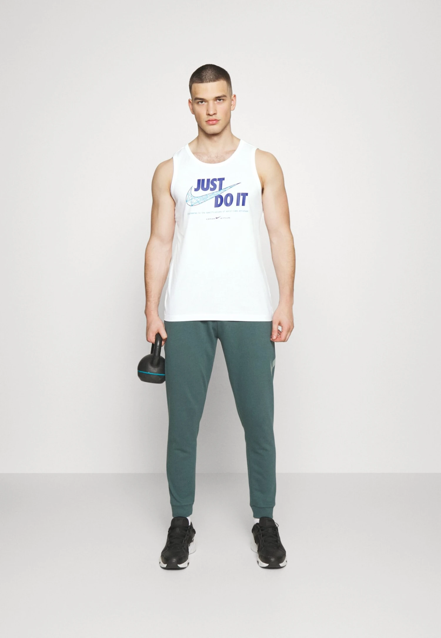 Nike Performance TankTopWhite Uomo Abbigliamento N1242D5WT-A11 4 Nike Performance TankTopWhite Uomo Abbigliamento N1242D5WT-A11 - immagine 2