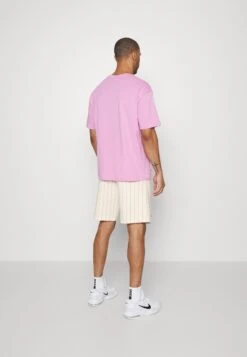 New Era Pinstripe ShortsShortsNew Era Ofwwro Uomo Abbigliamento NE342E04F-A11 -Montavia Avventura Negozio 0b11d8f0f88d485eb3aa51a154f74791