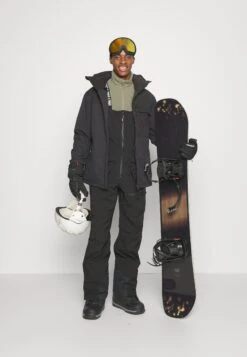 Oakley Shell BibPantaloni Da SnowboardBlackout Uomo Abbigliamento OA342E01B-Q11 9 Oakley Shell BibPantaloni Da SnowboardBlackout Uomo Abbigliamento OA342E01B-Q11 -Montavia Avventura Negozio 0e3c323537e44b0bb918a5e3fac846ae