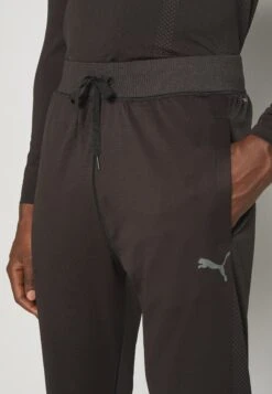 Puma Train Formknit SeamlessPantaloni SportiviBlack Uomo Abbigliamento PU142E1GI-Q11 -Montavia Avventura Negozio 1e4edba4fcb24b2998dd8614d2b16320