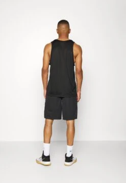 Under Armour Perimeter Pantaloncini SportiviBlack Uomo Abbigliamento UN242E0MV-Q11 -Montavia Avventura Negozio 22e0b2c2c4e84d7f9c9a4da2b372a4cb