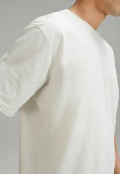 Lululemon Oversized-Fit - T-Shirt Basic - Bone 11 Lululemon Oversized-Fit - T-Shirt Basic - Bone -Montavia Avventura Negozio 23cee54cf3174a4cbbc06bdea3c4907c