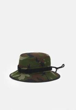 Nike Performance Apex Bucket Camo UnisexCappelloMedium Olive/Black/White Uomo Accessori N1244E1DX-N11 -Montavia Avventura Negozio 253fcf05e1ae4d1982f27547a039791b