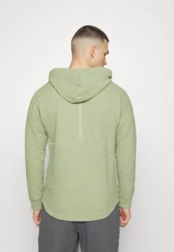 Nike Performance TextureFelpaOil Green Uomo Abbigliamento N1242G11G-M12 11 Nike Performance TextureFelpaOil Green Uomo Abbigliamento N1242G11G-M12 -Montavia Avventura Negozio 2754f043e2ed4c98b9f3112beddb0c70