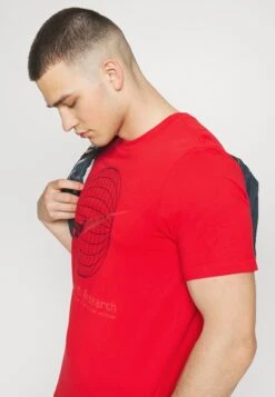 Nike Performance TeeT-Shirt SportUniversity Red Uomo Abbigliamento N1242D5WX-G11 -Montavia Avventura Negozio 2832edf312a84c7ab9813aa0739282fb