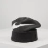 Nike Performance Beanie Gfa TeamBerrettoAnthracite/(White) Uomo Accessori N1244E0T2-Q12 -Montavia Avventura Negozio 2abb178d246c4e6c96450e2bbd0507a1