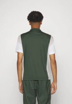 EA7 Emporio Armani Tennis ProPoloDuffel Bag Uomo Abbigliamento EA742D01L-N11 11 EA7 Emporio Armani Tennis ProPoloDuffel Bag Uomo Abbigliamento EA742D01L-N11 -Montavia Avventura Negozio 3025af8e53d5422cbe0f1e971683e1d2