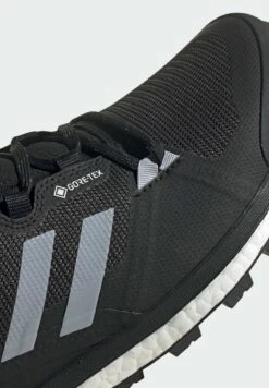 ADIDAS PERFORMANCE Terrex Skychaser 2 GtxScarpa Da HikingBlack Uomo Scarpe Da Montagna & Trekking AD542A4GO-Q11 -Montavia Avventura Negozio 30b5722b02da49e18683ace03c1cf4e4