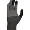 Nike Performance Tech And Grip Graphic Gloves - Guanti - Grauschwarz -Montavia Avventura Negozio 30b85d6243224bbaaf5a9bb00b45c748