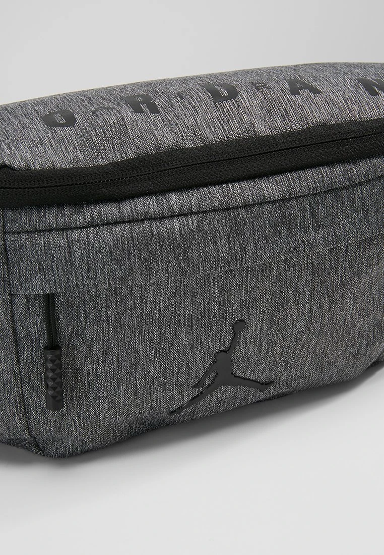 Jordan Air Crossbody UnisexMarsupioCarbone Heather Uomo Zaini E Borse JOC44E00W-C11 10 Jordan Air Crossbody UnisexMarsupioCarbone Heather Uomo Zaini E Borse JOC44E00W-C11 - immagine 8