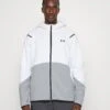 Under Armour UnstoppableFelpa Con ZipMod Gray/White Uomo Abbigliamento UN242G0FY-C11 1 Under Armour UnstoppableFelpa Con ZipMod Gray/White Uomo Abbigliamento UN242G0FY-C11 -Montavia Avventura Negozio 35e312af7be749fa86ce89aef99341fb