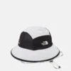 The North Face Run Bucket UnisexCappelloBlack/White Uomo Accessori TH344E0BI-Q11 -Montavia Avventura Negozio 405f8620e9954100bd03b3f4858be73d