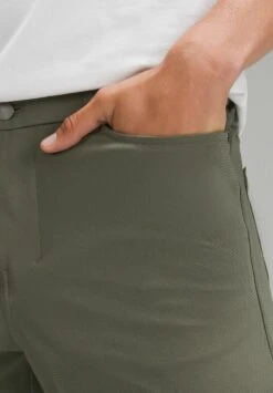 Lululemon Abc Slim-Fit 32" L *Warpstreme ObsidianPantaloniArmy Green Uomo Abbigliamento LLS42E021-M11 -Montavia Avventura Negozio 41fb3f4a75d24e1f9fcb8ffeee9ead37