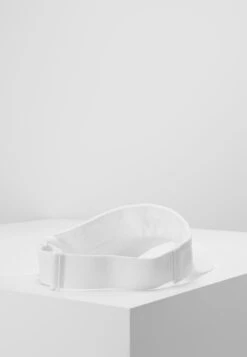 Lacoste Sport Tennis UnisexCappellinoWhite Uomo Accessori L0641N002-A11 -Montavia Avventura Negozio 47947f638fce4acea3b03199c373243e