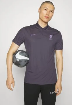 Nike Performance Liverpool Fc Victory SolidPoloGridiron/Space Purple Uomo Abbigliamento N1242D5KP-C11 11 Nike Performance Liverpool Fc Victory SolidPoloGridiron/Space Purple Uomo Abbigliamento N1242D5KP-C11 -Montavia Avventura Negozio 53cd0e24e2d3445d8270be1790758ea1