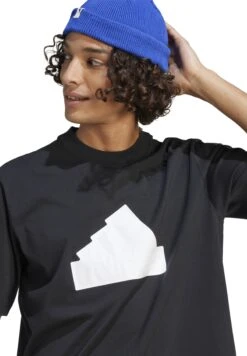 ADIDAS PERFORMANCE Future Icon Badge OfT-Shirt Con StampaSchwarz Weiss Uomo Abbigliamento AD542D574-Q11 -Montavia Avventura Negozio 66371dfa3598471fac645ac7c4598b2f