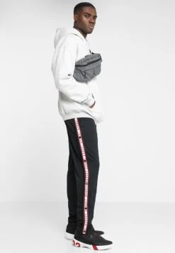 Jordan Air Crossbody UnisexMarsupioCarbone Heather Uomo Zaini E Borse JOC44E00W-C11 11 Jordan Air Crossbody UnisexMarsupioCarbone Heather Uomo Zaini E Borse JOC44E00W-C11 -Montavia Avventura Negozio 665479afa0f840ceade84cdf36af01a3