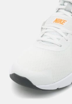 Nike Performance In-Season Tr Scarpe Da AllenamentoLight Silver/Iron Grey/Summit White/ Mandarin Uomo Scarpe N1242A2K3-C11 -Montavia Avventura Negozio 6e0efeeb887e492fbd860d2be56b3aed