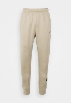 Nike Performance Pant TaperPantaloni SportiviKhaki/Black Uomo Abbigliamento N1242E2N4-N11 -Montavia Avventura Negozio 72d1d9ba7a7a465098089f19d281c134