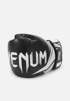 Venum Challenger 3.0 Boxing Gloves UnisexGuanti Da BoxBlack/White Uomo Attrezzatura V2T42L00L-Q11 9 Venum Challenger 3.0 Boxing Gloves UnisexGuanti Da BoxBlack/White Uomo Attrezzatura V2T42L00L-Q11 -Montavia Avventura Negozio 73d17d9cb7114feeb0caef57ea0251ec