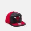 Mitchell & Ness Nba Chicago Bulls Day One SnapbackCappellinoBlack/Red Uomo Accessori MN842L07L-Q11 -Montavia Avventura Negozio 74c32c2d1a624948ab1f8c010198e308