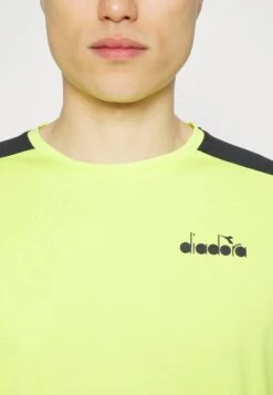 Diadora CoreT-Shirt SportEvening Primrose Uomo Abbigliamento D2942D025-E11 11 Diadora CoreT-Shirt SportEvening Primrose Uomo Abbigliamento D2942D025-E11 -Montavia Avventura Negozio 7b432e27a6cc4c7bb094e82d11371d66