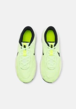 Nike Performance Legend Essential 3 Scarpe Da AllenamentoBarely Volt/Black/Phantom Uomo Scarpe N1242A2GX-E11 -Montavia Avventura Negozio 7f633e239e84496f830df64f977cf245