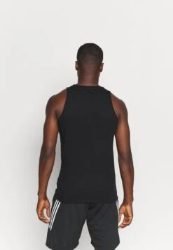 Logo Tee 2 PackTopBlack/White Uomo Abbigliamento JA242D02L-Q11 -Montavia Avventura Negozio 84f7e3b8292842a3b74648a999ecc7f4