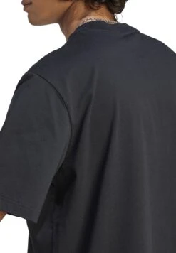 ADIDAS PERFORMANCE Future Icon Badge OfT-Shirt Con StampaSchwarz Weiss Uomo Abbigliamento AD542D574-Q11 -Montavia Avventura Negozio 8792d065fae74d00972ed950694d9f3a