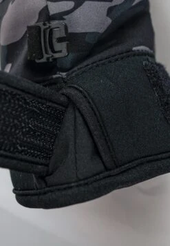 Reusch Raptor- Guanti -Dark Camo Black 11 Reusch Raptor- Guanti -Dark Camo Black -Montavia Avventura Negozio 9a194bbe274946278f49a3d9904da912