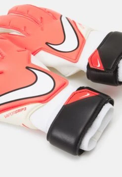 Nike Performance Goalkeeper Vapor Grip3 UnisexGuanti Da PortiereBright Crimson/Black/White Uomo Attrezzatura N1244E0ZS-G12 -Montavia Avventura Negozio a1b7a13dfb154a83b9795d6f08c983d9