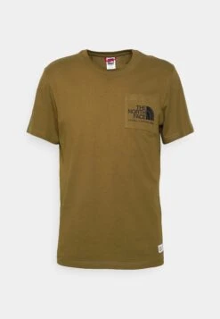 The North Face Berkeley California Pocket Tee T-Shirt BasicMilitary Olive Uomo Abbigliamento TH342D05S-N11 -Montavia Avventura Negozio a3e48bcd0e4e4dbc8f672866daf434c2