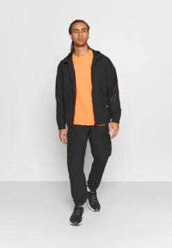 Montavia Avventura Negozio -Montavia Avventura Negozio a8db20ed72d14020a6c2e62120759266