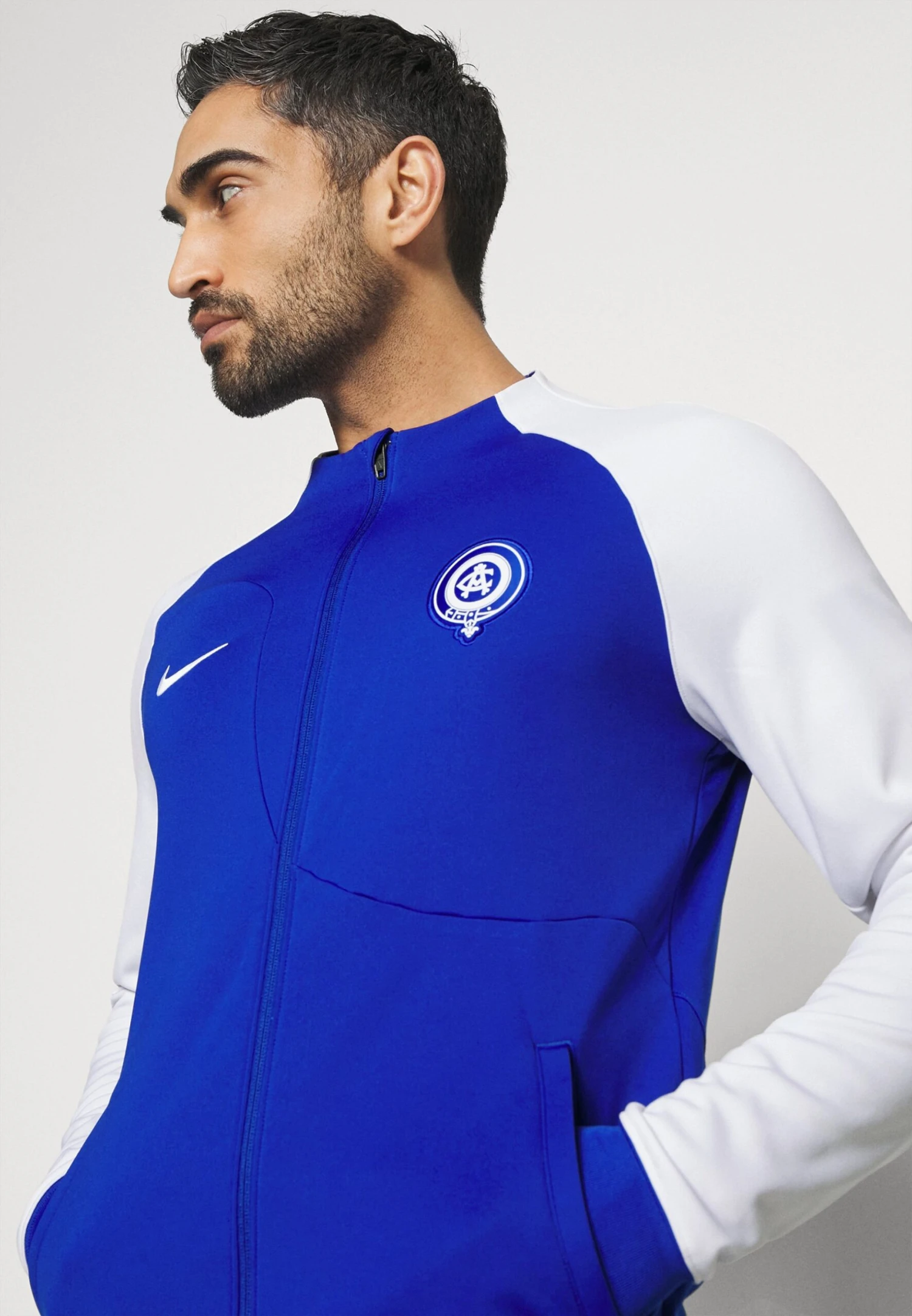 Nike Performance Atletico Madrid Academy Prematch JacketSquadraOld Royal/White Uomo Abbigliamento N1242F10T-K11 6 Nike Performance Atletico Madrid Academy Prematch JacketSquadraOld Royal/White Uomo Abbigliamento N1242F10T-K11 - immagine 4