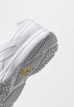 Reebok Work N Cushion Scarpe Da CamminataWhite/Cold Grey Uomo Scarpe Da Montagna & Trekking RE542A0QJ-A11 13 Reebok Work N Cushion Scarpe Da CamminataWhite/Cold Grey Uomo Scarpe Da Montagna & Trekking RE542A0QJ-A11 -Montavia Avventura Negozio ada733ffdd4d4a6b9daabebeaf200f47