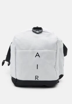 Jordan Borsa Per Lo SportWhite Uomo Zaini E Borse JOC42L077-A11 13 Jordan Borsa Per Lo SportWhite Uomo Zaini E Borse JOC42L077-A11 -Montavia Avventura Negozio aebe08b9d80141ae8f9fa6a993d7558e