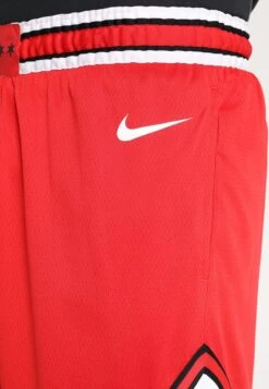 Nike Performance Chicago Bulls Nba Swingman Short RoadPantaloncini SportiviUniversity Red/White Uomo Abbigliamento N1242E0TY-G11 -Montavia Avventura Negozio b32f58078601459d889172cdc52ae145