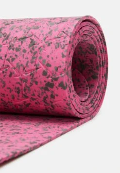 Nike Performance Move MatFitness / YogaCosmic Fuchsia/Black Uomo Attrezzatura N1241N072-J11 12 Nike Performance Move MatFitness / YogaCosmic Fuchsia/Black Uomo Attrezzatura N1241N072-J11 -Montavia Avventura Negozio b61264fa977847219f14e687a3c68b3f