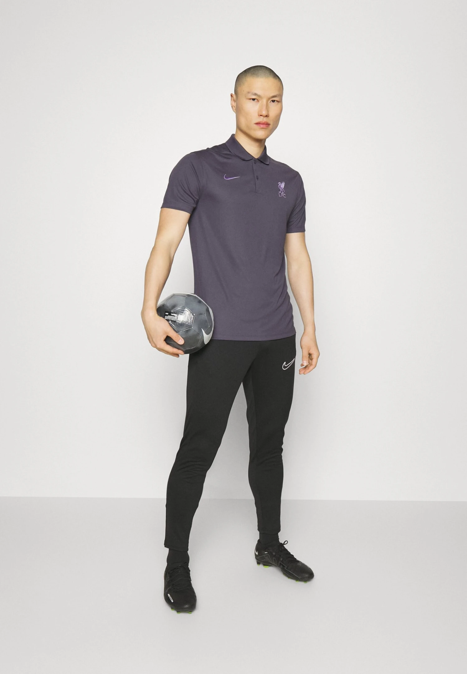 Nike Performance Liverpool Fc Victory SolidPoloGridiron/Space Purple Uomo Abbigliamento N1242D5KP-C11 4 Nike Performance Liverpool Fc Victory SolidPoloGridiron/Space Purple Uomo Abbigliamento N1242D5KP-C11 - immagine 2