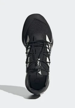 Adidas TERREX Terrex Voyager 21 TravelScarpa Da HikingCore Black Chalk White Grey Two Uomo Scarpe Da Montagna & Trekking AD542A4SS-Q11 -Montavia Avventura Negozio c5163b7c77574c0ba216879e2ecb914c