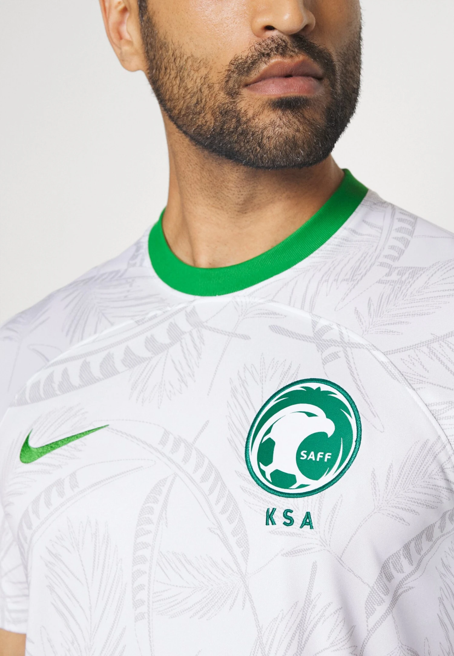 Nike Performance Saudi Arabia Stadium HomeMaglia Da CalcioWhite/Apple Green/Apple Green Uomo Abbigliamento N1242D52W-A11 9 Nike Performance Saudi Arabia Stadium HomeMaglia Da CalcioWhite/Apple Green/Apple Green Uomo Abbigliamento N1242D52W-A11 - immagine 7