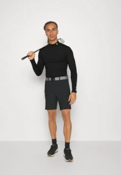 Lyle & Scott Tech BaselayerT-Shirt SportJet Black Uomo Abbigliamento LY242D01I-Q12 -Montavia Avventura Negozio d2510a84230c4b049c586aaf432bf347