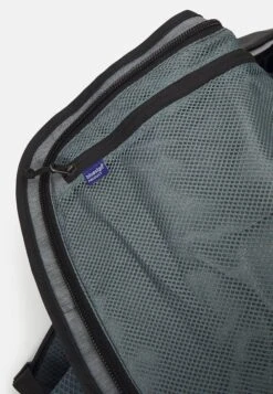 Deuter Aviant Duffel Pro 40 UnisexValigiaBlack Uomo Zaini E Borse D4744E070-Q11 -Montavia Avventura Negozio d26107e64d8c46b9b72df08d30db7c9a