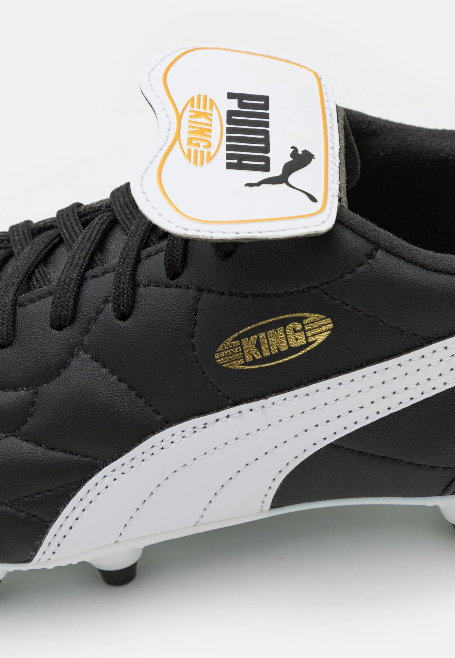 Puma King Top Fg/AgScarpe Da Calcetto Con TacchettiBlack/White/Gold Uomo Scarpe PU142A1II-Q11 8 Puma King Top Fg/AgScarpe Da Calcetto Con TacchettiBlack/White/Gold Uomo Scarpe PU142A1II-Q11 - immagine 6