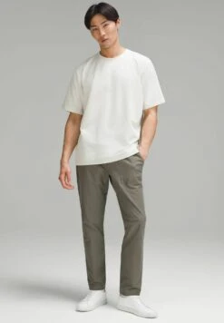 Lululemon Oversized-Fit - T-Shirt Basic - Bone 8 Lululemon Oversized-Fit - T-Shirt Basic - Bone -Montavia Avventura Negozio e01ef554b94a47afa460b1292b31ae8a