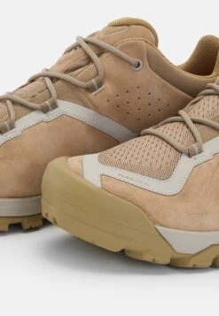 Mammut Sapuen Low Gtx MenScarpa Da HikingSafari/Dark Safari Uomo Scarpe Da Montagna & Trekking M7342A037-B11 15 Mammut Sapuen Low Gtx MenScarpa Da HikingSafari/Dark Safari Uomo Scarpe Da Montagna & Trekking M7342A037-B11 -Montavia Avventura Negozio e54a9c49b5db4bdc9c560d65a595beb7