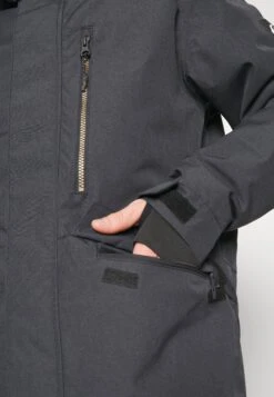 Quiksilver Mission SolidGiacca Da SnowboardTrue Black Uomo Abbigliamento QU142F02W-Q11 17 Quiksilver Mission SolidGiacca Da SnowboardTrue Black Uomo Abbigliamento QU142F02W-Q11 -Montavia Avventura Negozio e6c3250696f54a4c85c7cea602e7cb0e