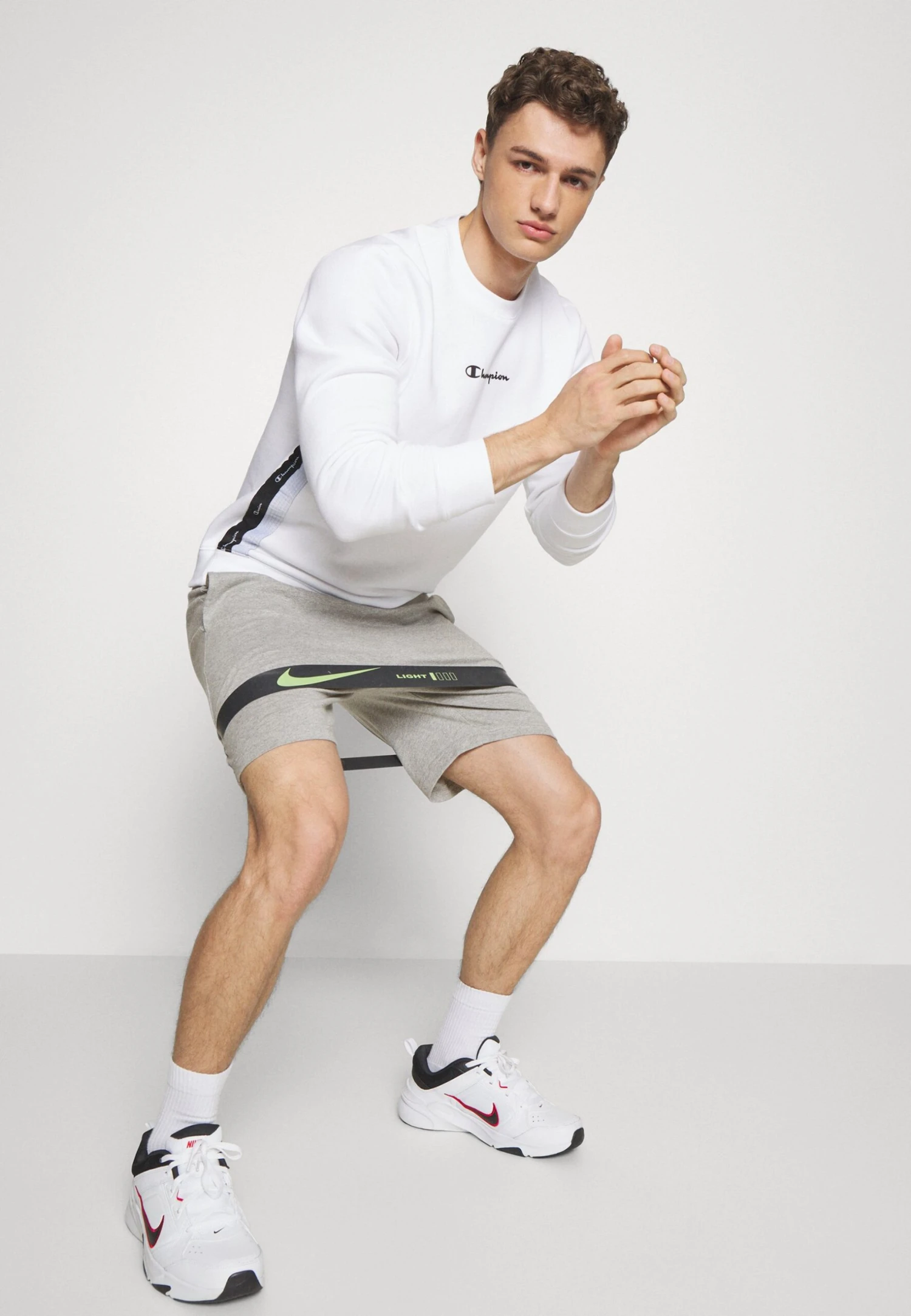 Champion Classic Bermuda ShortsGrey Melange Uomo Abbigliamento C7642E0AC-C11 6 Champion Classic Bermuda ShortsGrey Melange Uomo Abbigliamento C7642E0AC-C11 - immagine 4