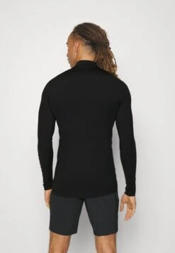 Lyle & Scott Tech BaselayerT-Shirt SportJet Black Uomo Abbigliamento LY242D01I-Q12 -Montavia Avventura Negozio ef5fe46e00534affbc1bda084e3fdcad